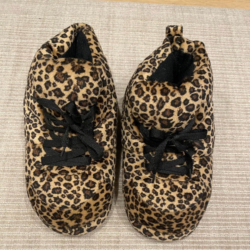 NWOT Leopard Print Slippers